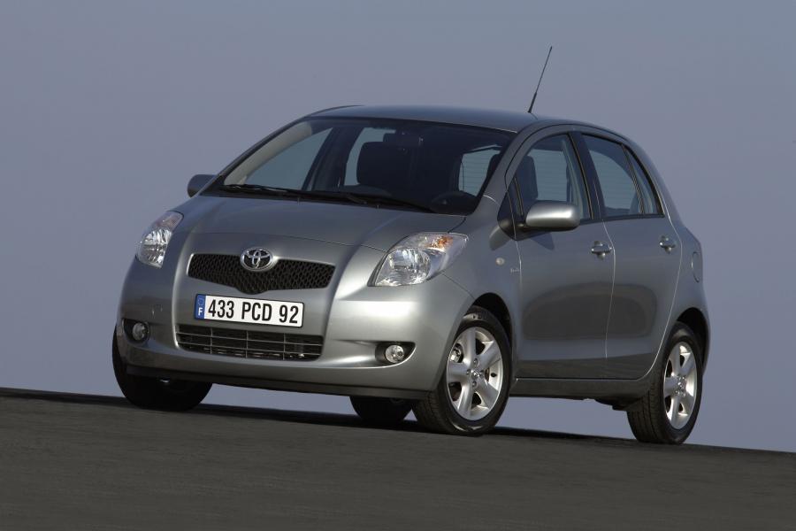  Toyota Yaris 2005 года  (фото 83 из 165)
